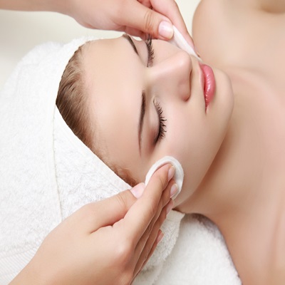 Deep Cleansing Facial in Dubai