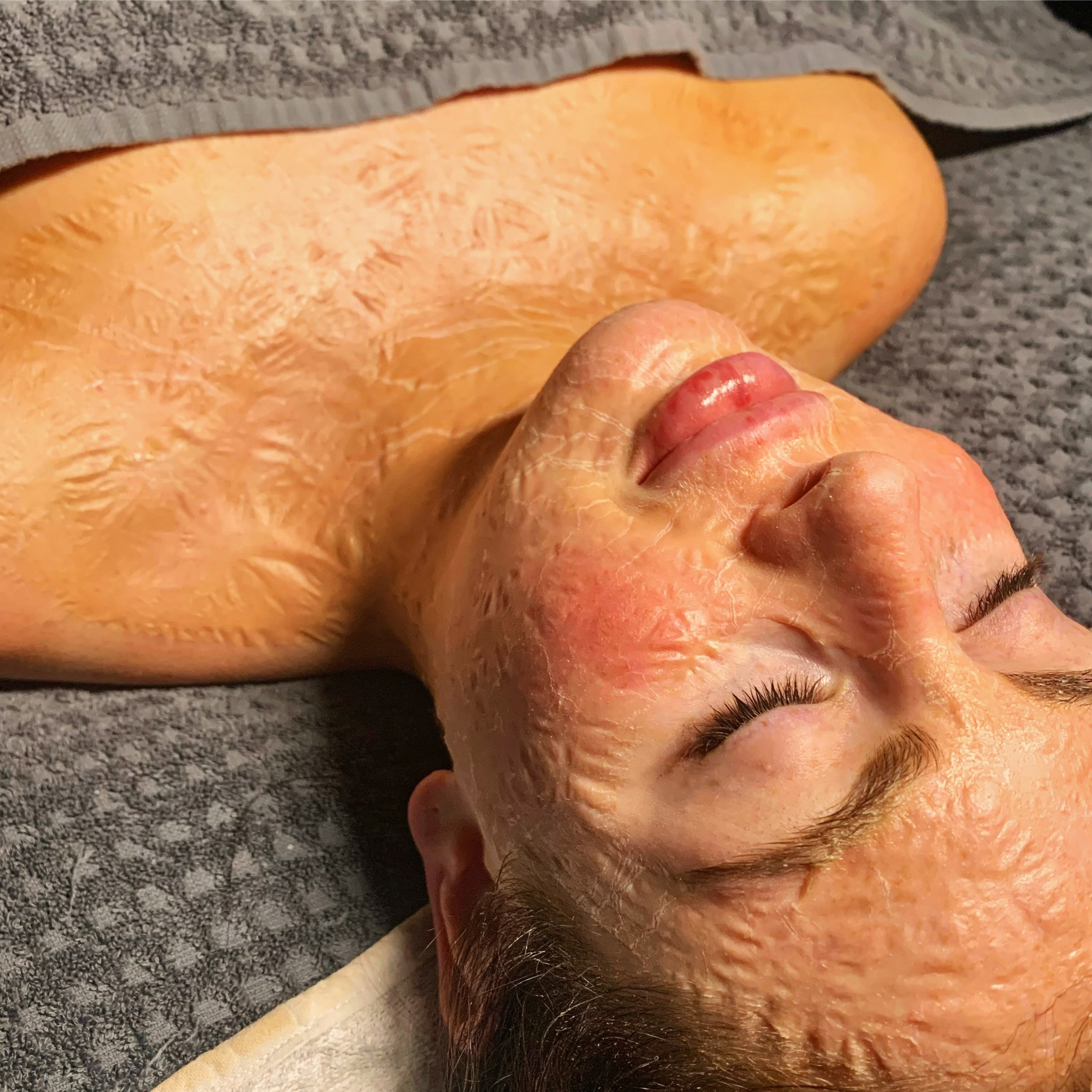 تكلفة العلاج بإنزيم DMK في دبي وأبوظبي والشارقة والعين